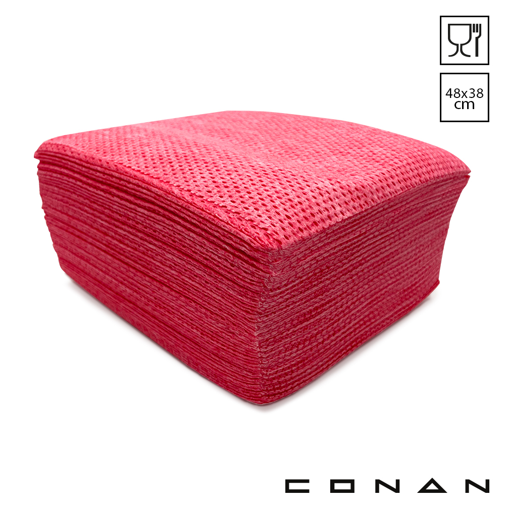 Een stapel Conan Color Wipe rode poetsdoeken op een witte achtergrond