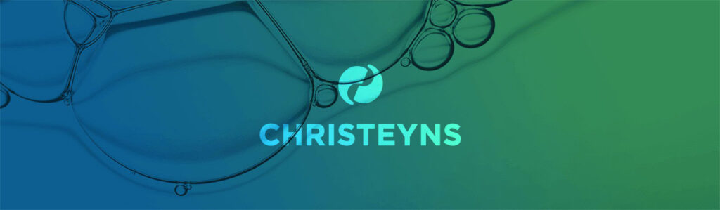 Afbeelding van het Christeyns-logo op blauwe en groene achtergrond met vloeistofstructuren