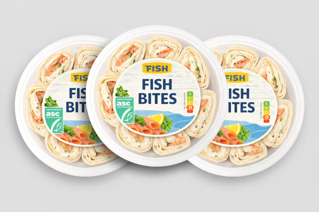 Packaging with fish bites in round bowls